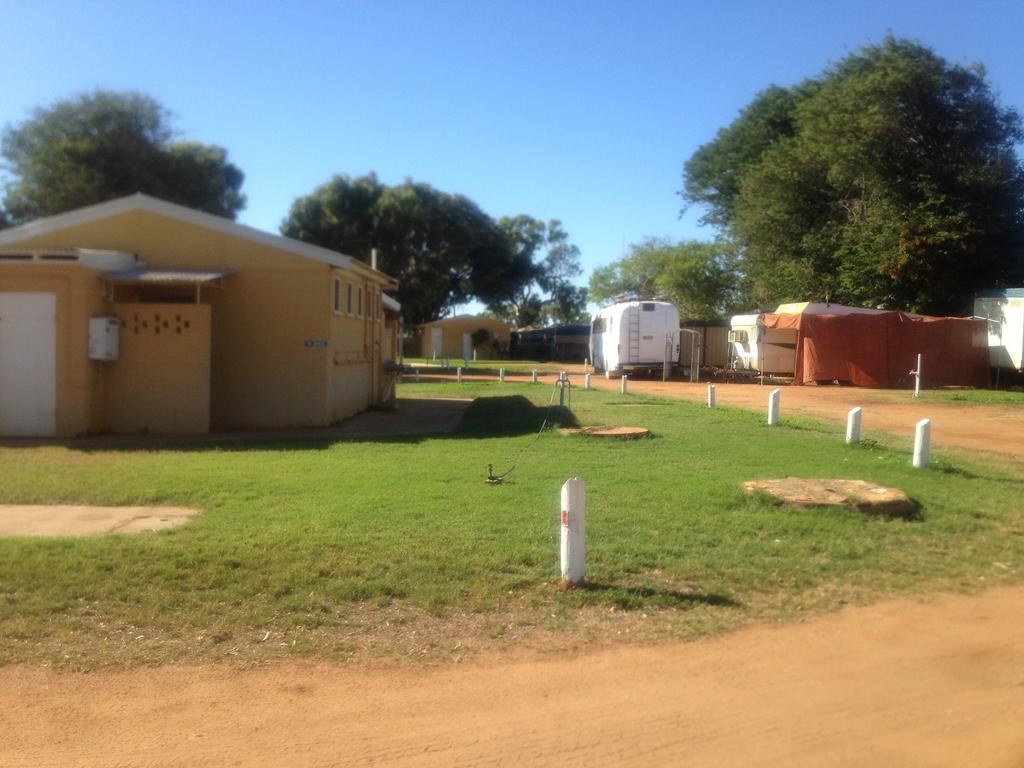 Carnarvon Caravan Park Bagian luar foto