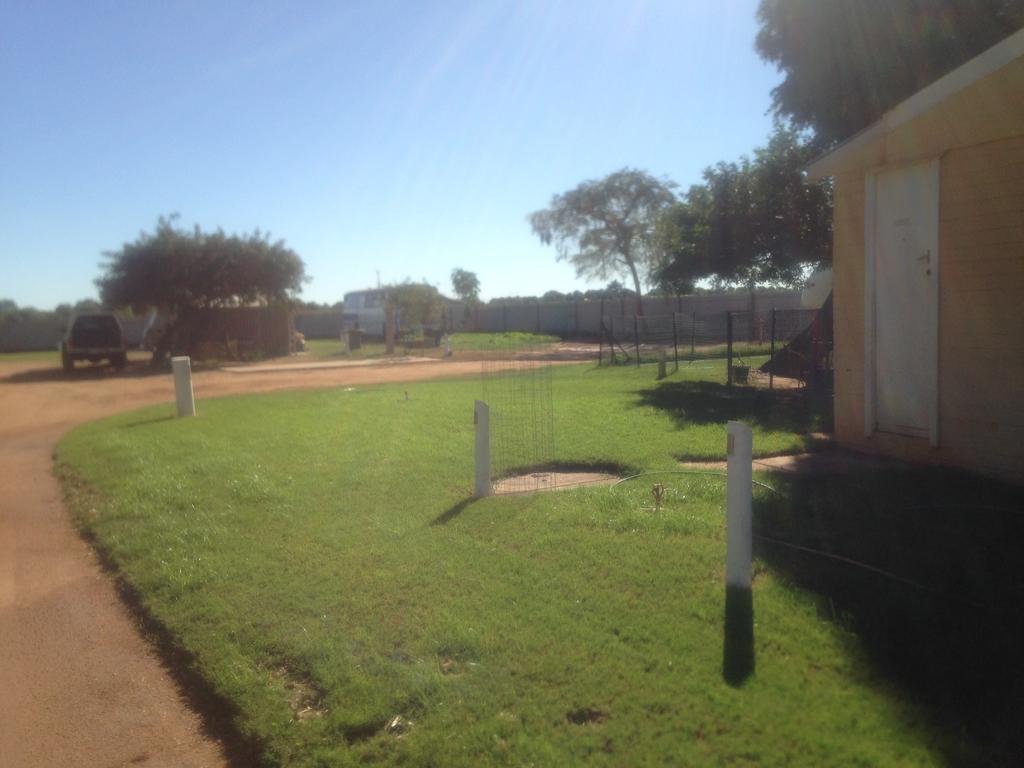 Carnarvon Caravan Park Bagian luar foto