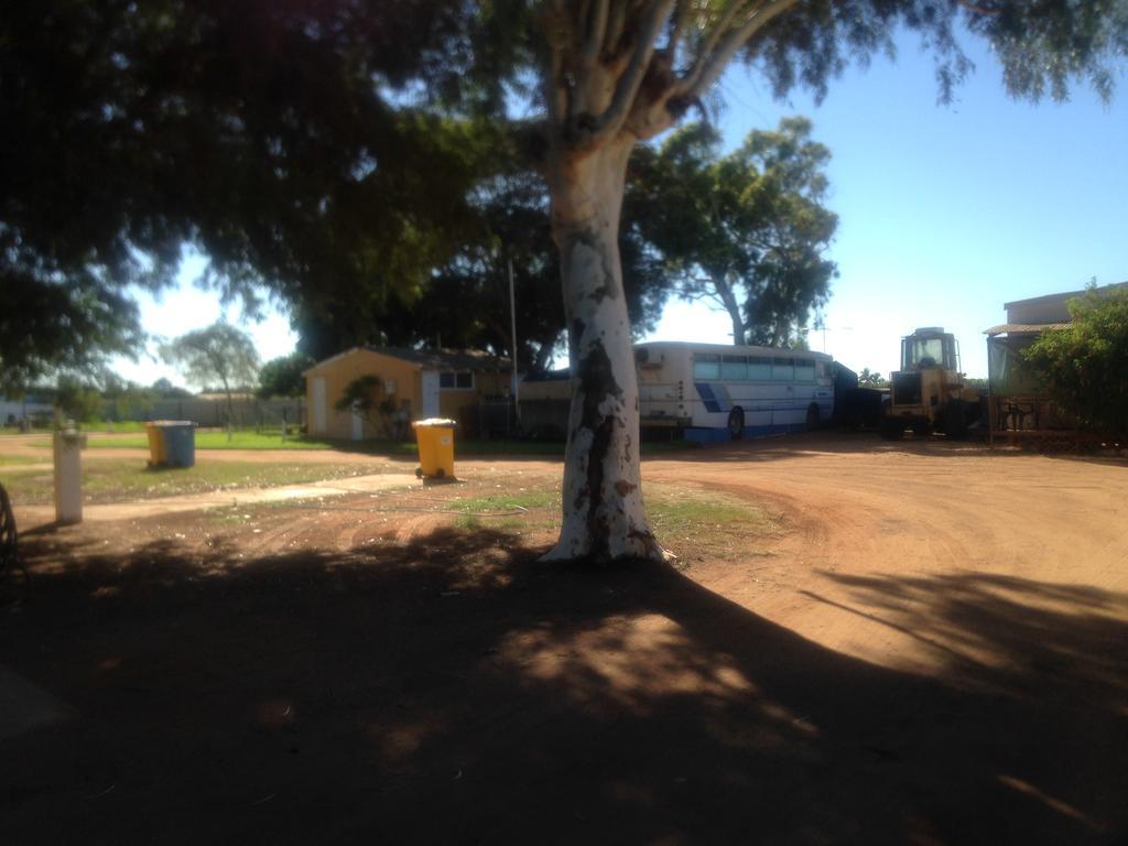 Carnarvon Caravan Park Bagian luar foto
